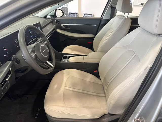 2024 Aero Silver Hyundai Sonata SEL FWD Sedan