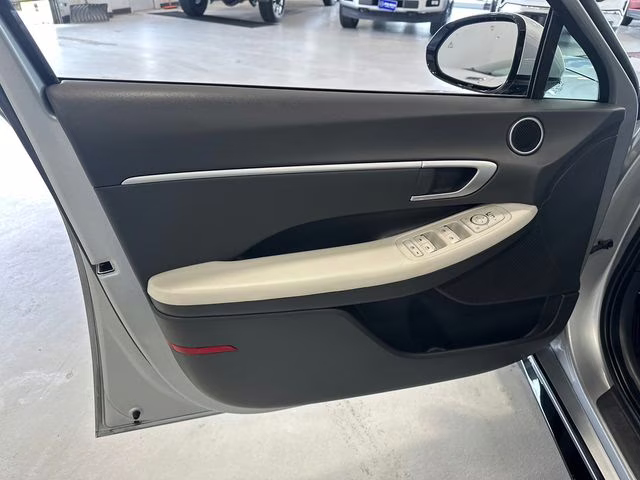 2024 Aero Silver Hyundai Sonata SEL FWD Sedan