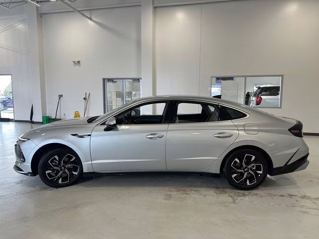2024 Aero Silver Hyundai Sonata SEL FWD Sedan