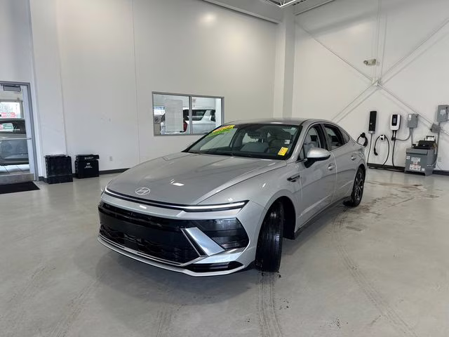 2024 Aero Silver Hyundai Sonata SEL FWD Sedan