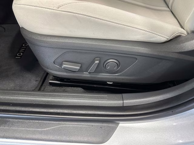 2024 Aero Silver Hyundai Sonata SEL FWD Sedan