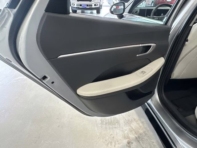 2024 Aero Silver Hyundai Sonata SEL FWD Sedan