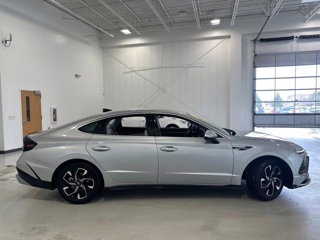 2024 Aero Silver Hyundai Sonata SEL FWD Sedan