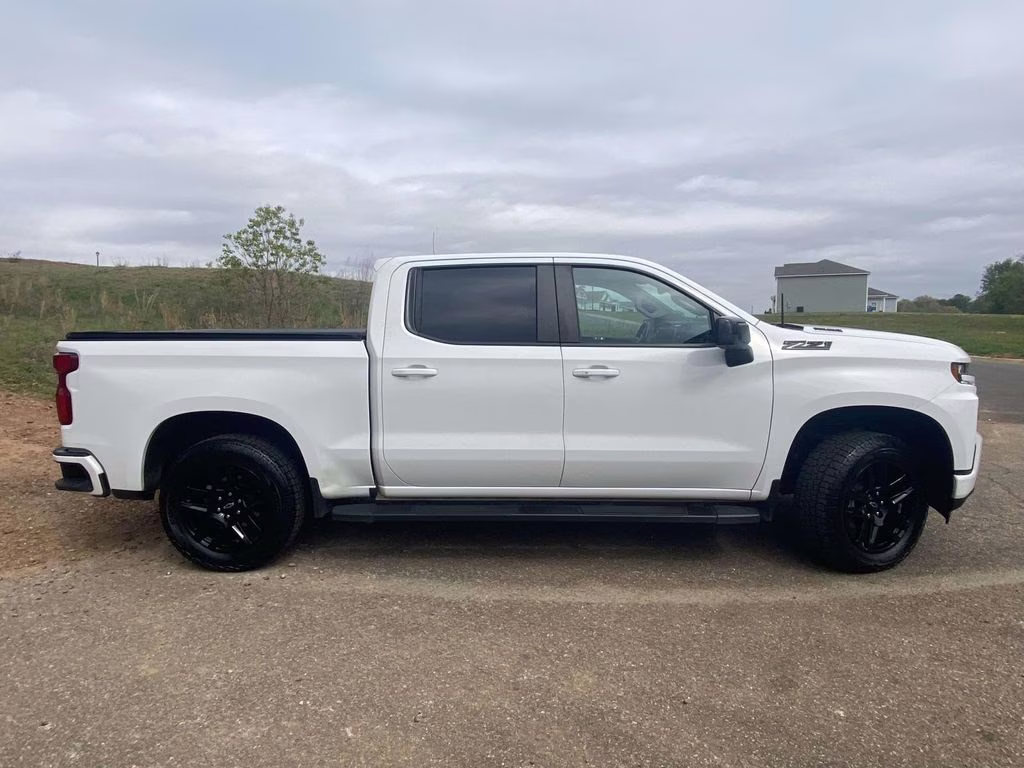 2021 Summit White Chevrolet Silverado 1500 RST 4X4 Truck