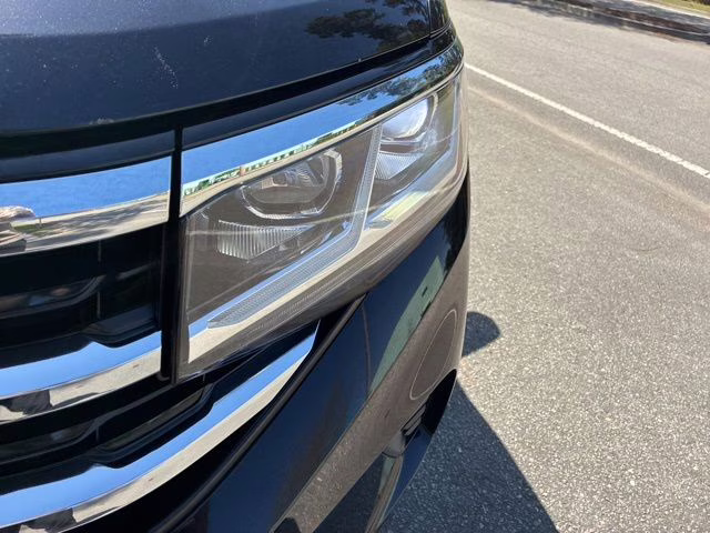 2023 Deep Black Volkswagen Atlas 2.0T SE FWD SUV