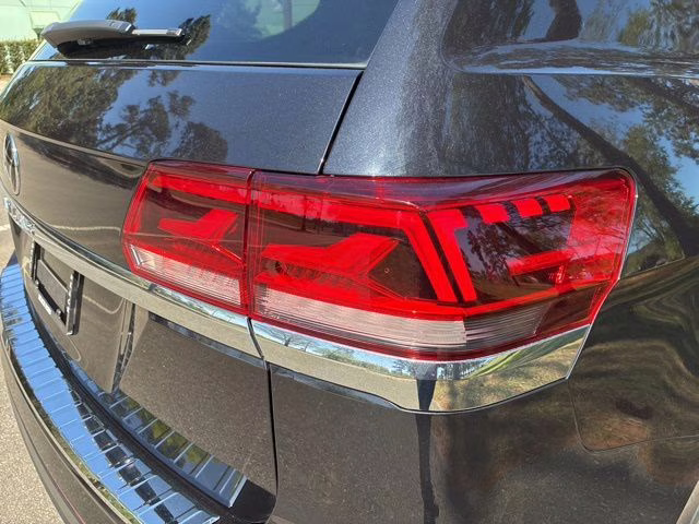 2023 Deep Black Volkswagen Atlas 2.0T SE FWD SUV
