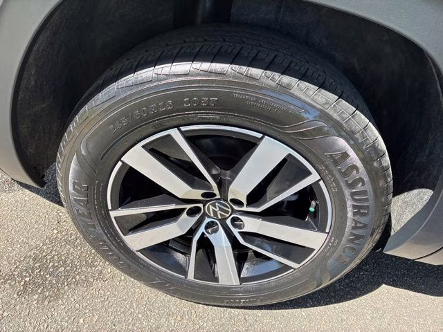 2023 Deep Black Volkswagen Atlas 2.0T SE FWD SUV