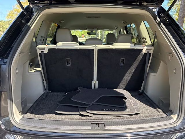 2023 Deep Black Volkswagen Atlas 2.0T SE FWD SUV