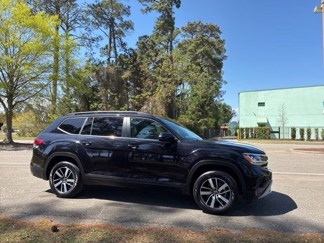2023 Deep Black Volkswagen Atlas 2.0T SE FWD SUV