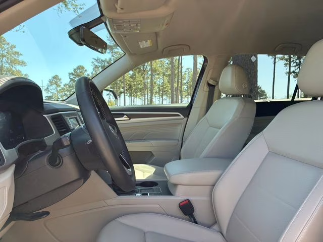 2023 Deep Black Volkswagen Atlas 2.0T SE FWD SUV