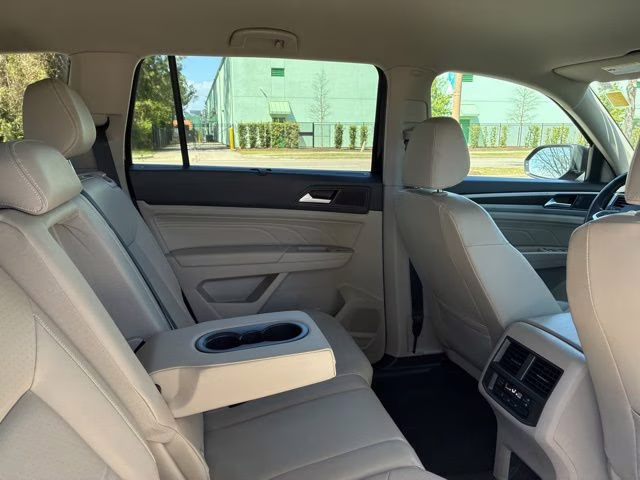 2023 Deep Black Volkswagen Atlas 2.0T SE FWD SUV