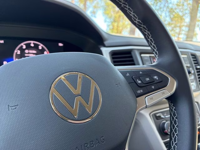 2023 Deep Black Volkswagen Atlas 2.0T SE FWD SUV