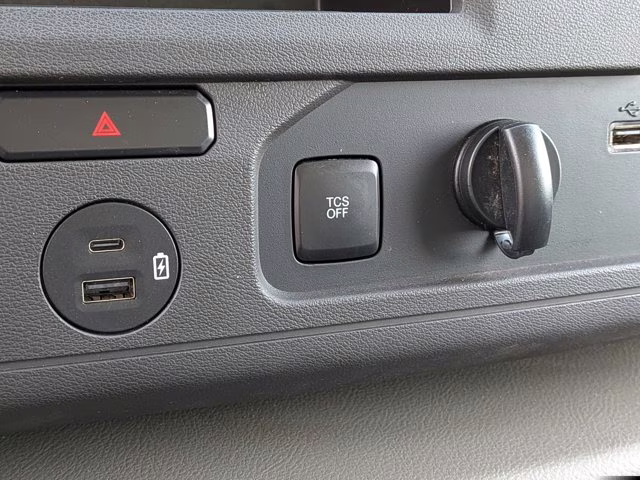 2023 Oxford White Ford E-Series Cutaway RWD Specialty