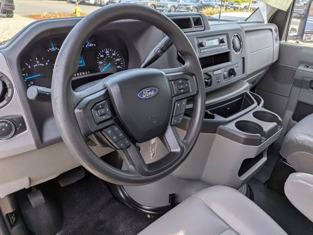 2023 Oxford White Ford E-Series Cutaway RWD Specialty