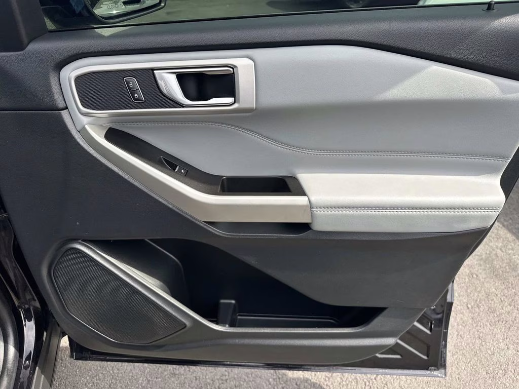 2022 Black Metallic Ford Explorer XLT 4X4 SUV