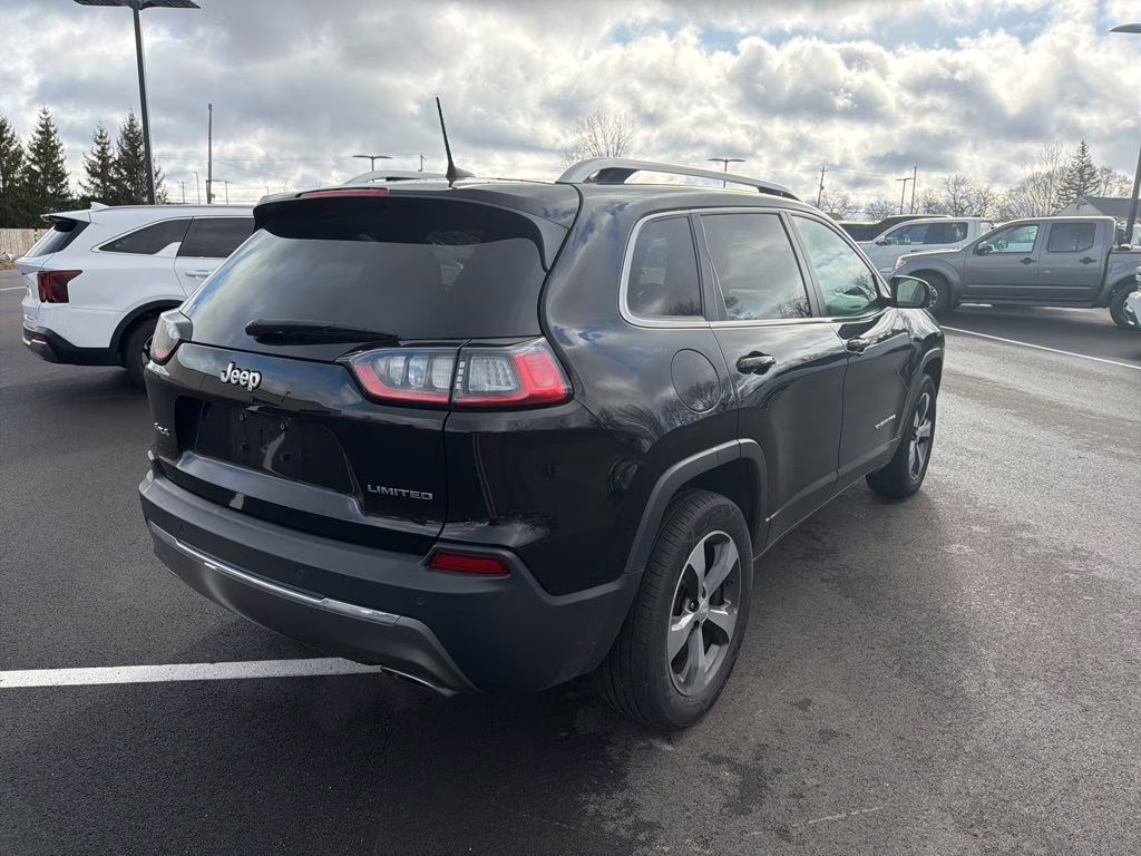 2019 Diamond Black Crystal Pearlcoat Jeep Cherokee Limited 4X4 SUV