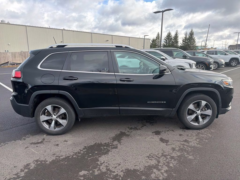 2019 Diamond Black Crystal Pearlcoat Jeep Cherokee Limited 4X4 SUV