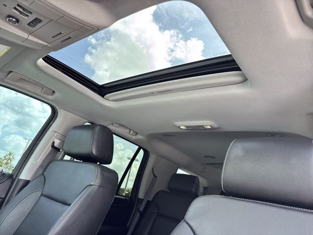 2018 Summit White GMC Yukon SLT 4X4 SUV