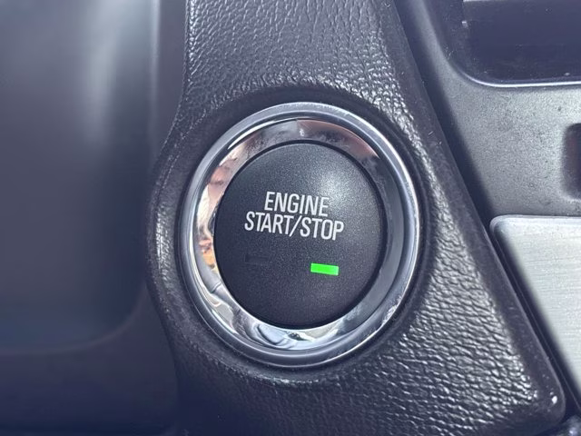 2018 Summit White GMC Yukon SLT 4X4 SUV