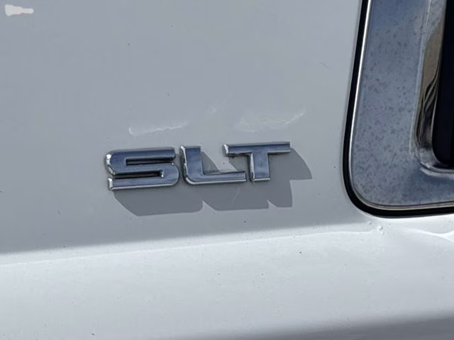 2018 Summit White GMC Yukon SLT 4X4 SUV