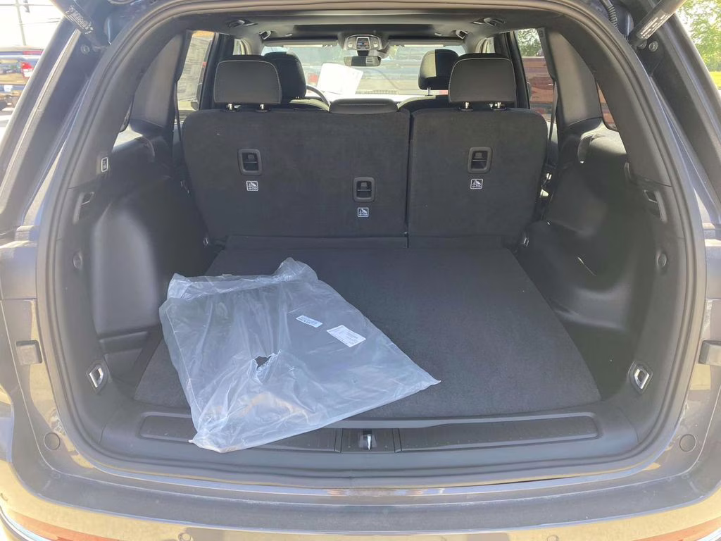 2026 Baltic Gray Metallic Clearcoat Jeep Grand Cherokee Laredo X RWD SUV