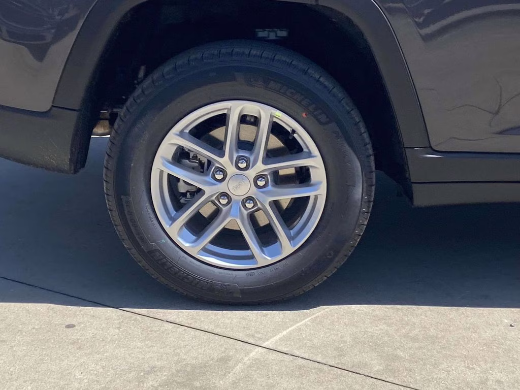 2026 Baltic Gray Metallic Clearcoat Jeep Grand Cherokee Laredo X RWD SUV