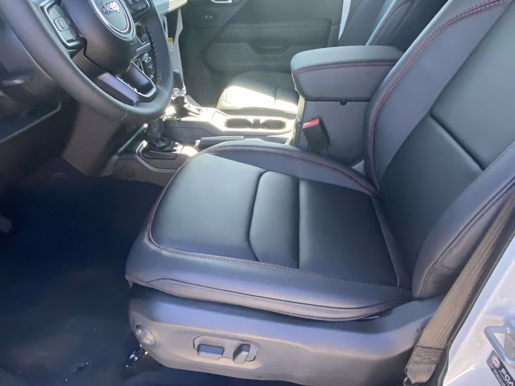 2026 Bright White Clearcoat Jeep Gladiator Rubicon X 4X4 Truck