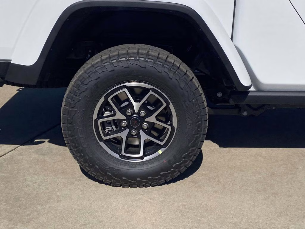 2026 Bright White Clearcoat Jeep Gladiator Rubicon X 4X4 Truck