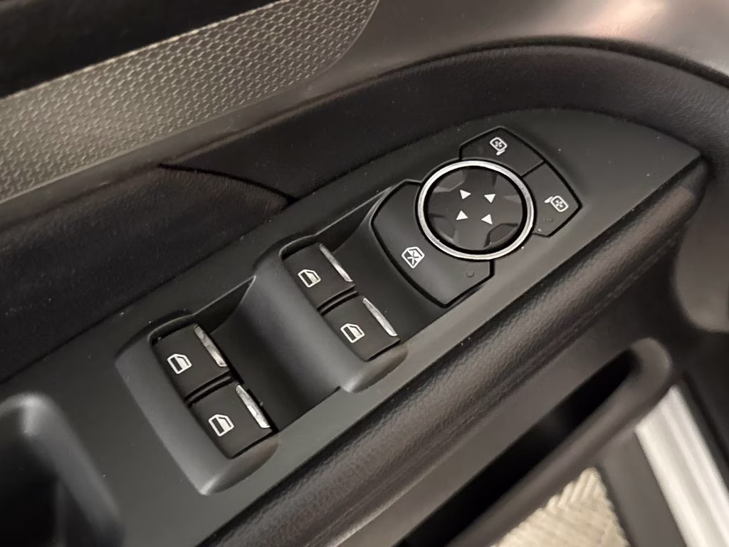 2018 Ingot Silver Metallic Ford Explorer XLT FWD SUV