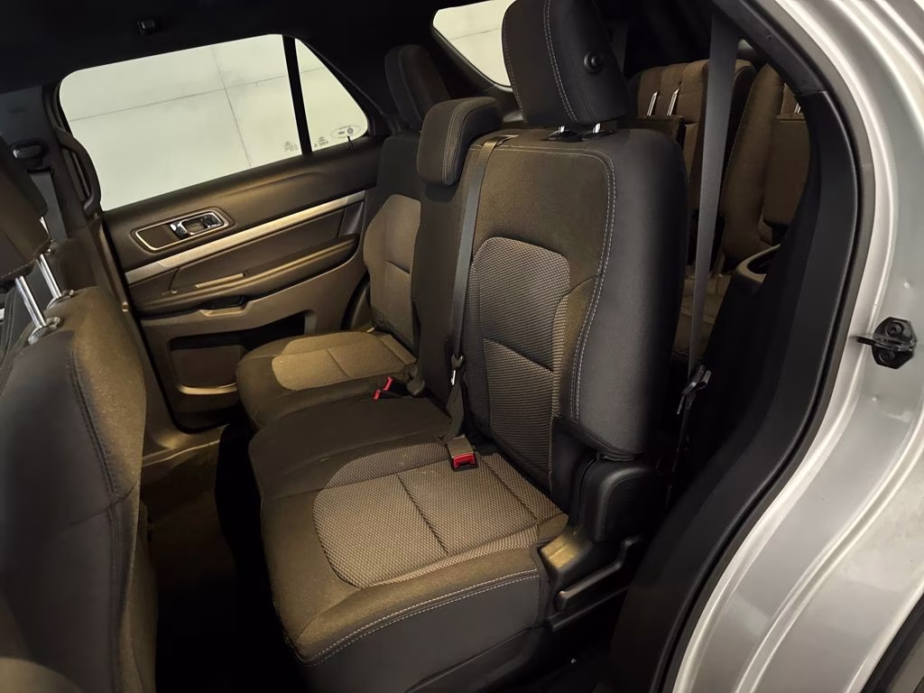2018 Ingot Silver Metallic Ford Explorer XLT FWD SUV