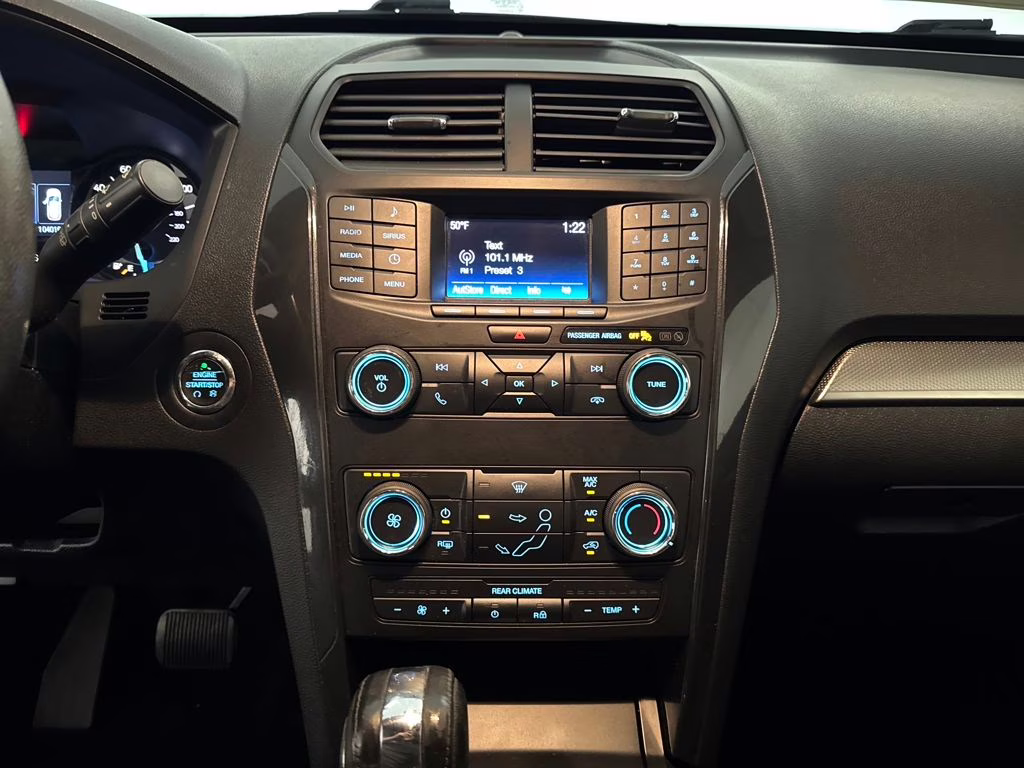 2018 Ingot Silver Metallic Ford Explorer XLT FWD SUV