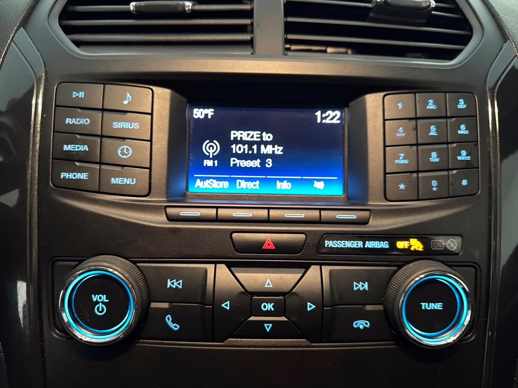 2018 Ingot Silver Metallic Ford Explorer XLT FWD SUV