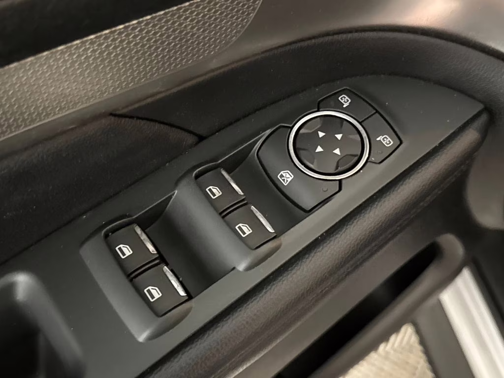 2018 Ingot Silver Metallic Ford Explorer XLT FWD SUV