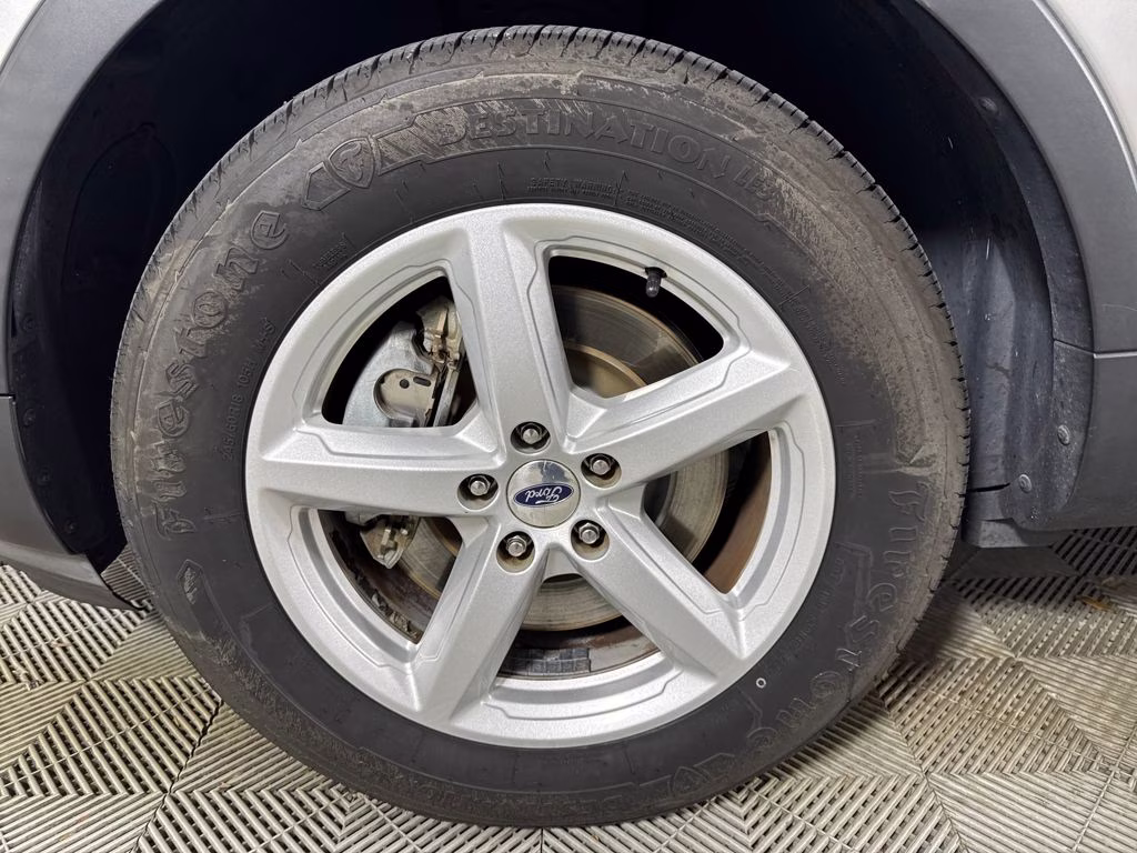 2018 Ingot Silver Metallic Ford Explorer XLT FWD SUV