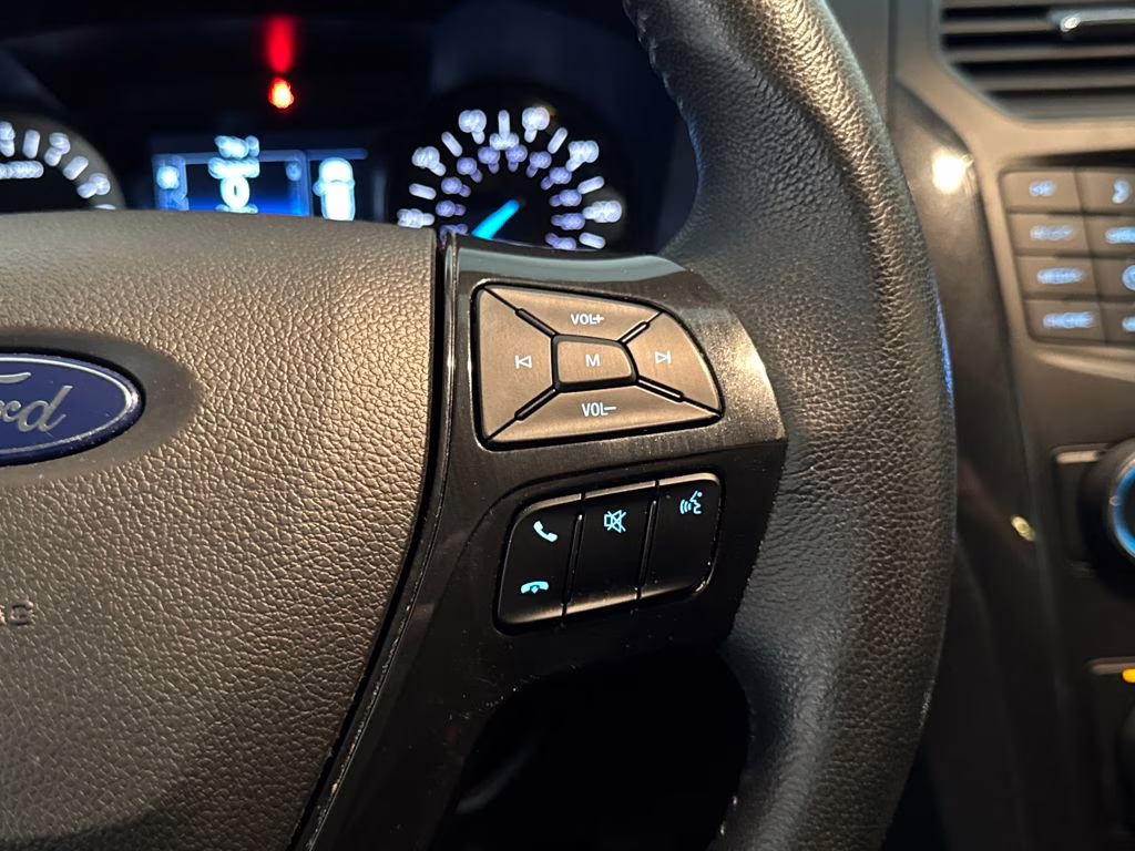 2018 Ingot Silver Metallic Ford Explorer XLT FWD SUV