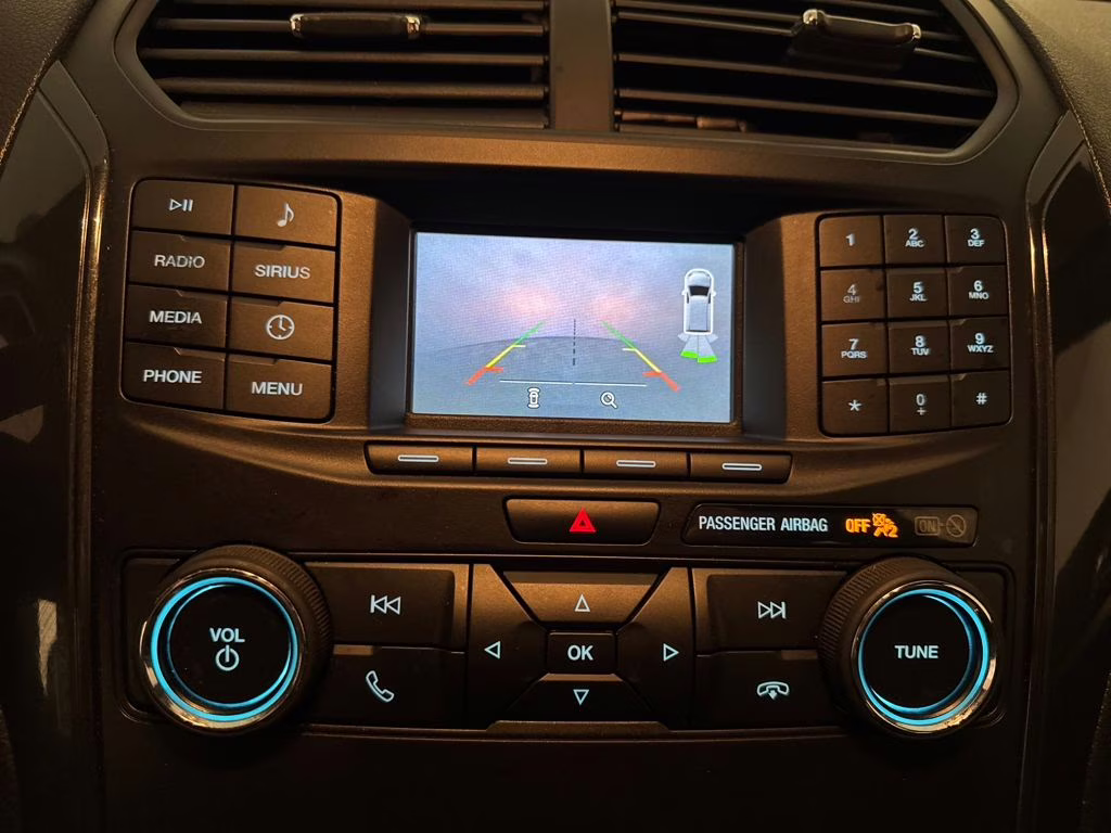 2018 Ingot Silver Metallic Ford Explorer XLT FWD SUV