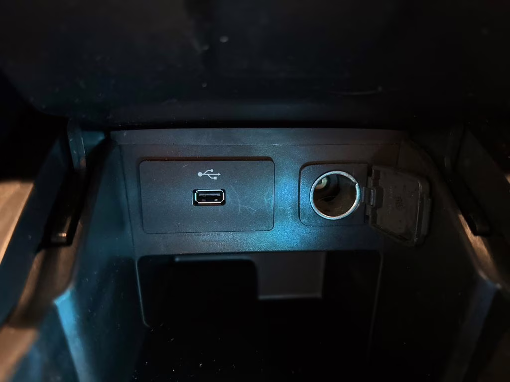 2018 Ingot Silver Metallic Ford Explorer XLT FWD SUV