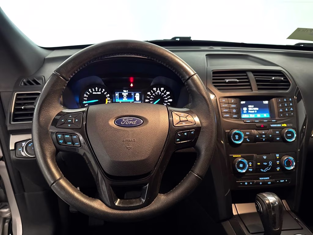 2018 Ingot Silver Metallic Ford Explorer XLT FWD SUV