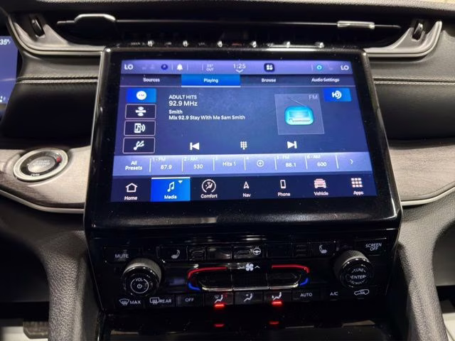 2021 Diamond Black Crystal Pearlcoat Jeep Grand Cherokee L Limited 4X4 SUV