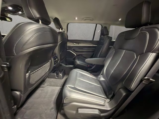 2021 Diamond Black Crystal Pearlcoat Jeep Grand Cherokee L Limited 4X4 SUV