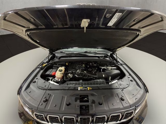 2021 Diamond Black Crystal Pearlcoat Jeep Grand Cherokee L Limited 4X4 SUV