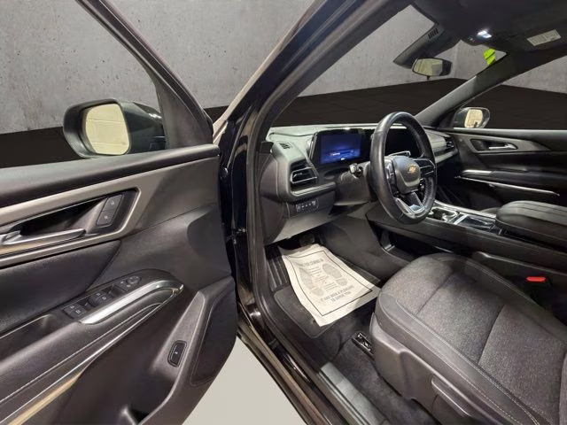 2024 Mosaic Black Metallic Chevrolet Traverse LS AWD SUV