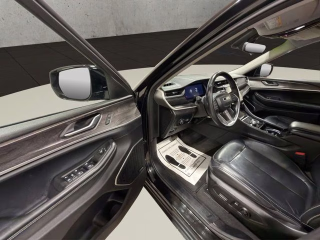 2021 Diamond Black Crystal Pearlcoat Jeep Grand Cherokee L Limited 4X4 SUV