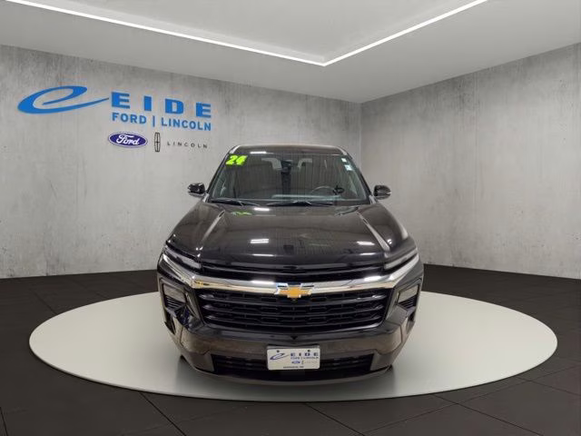 2024 Mosaic Black Metallic Chevrolet Traverse LS AWD SUV