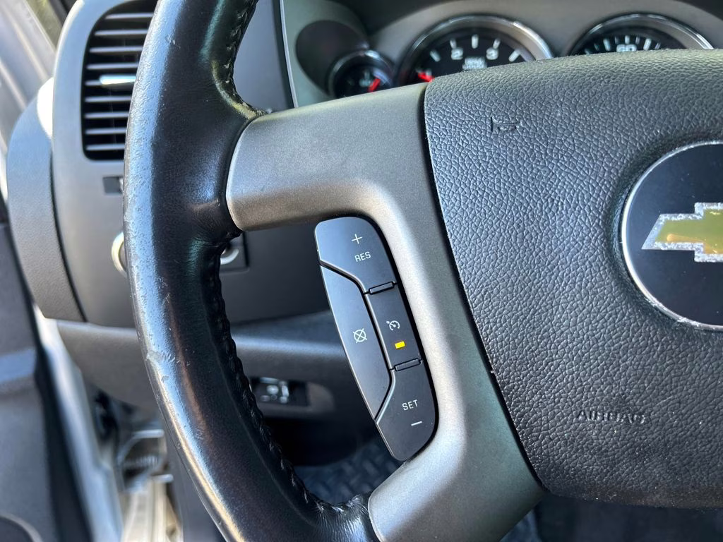 2011 Sheer Silver Metallic Chevrolet Silverado 2500HD LT 4X4 Truck