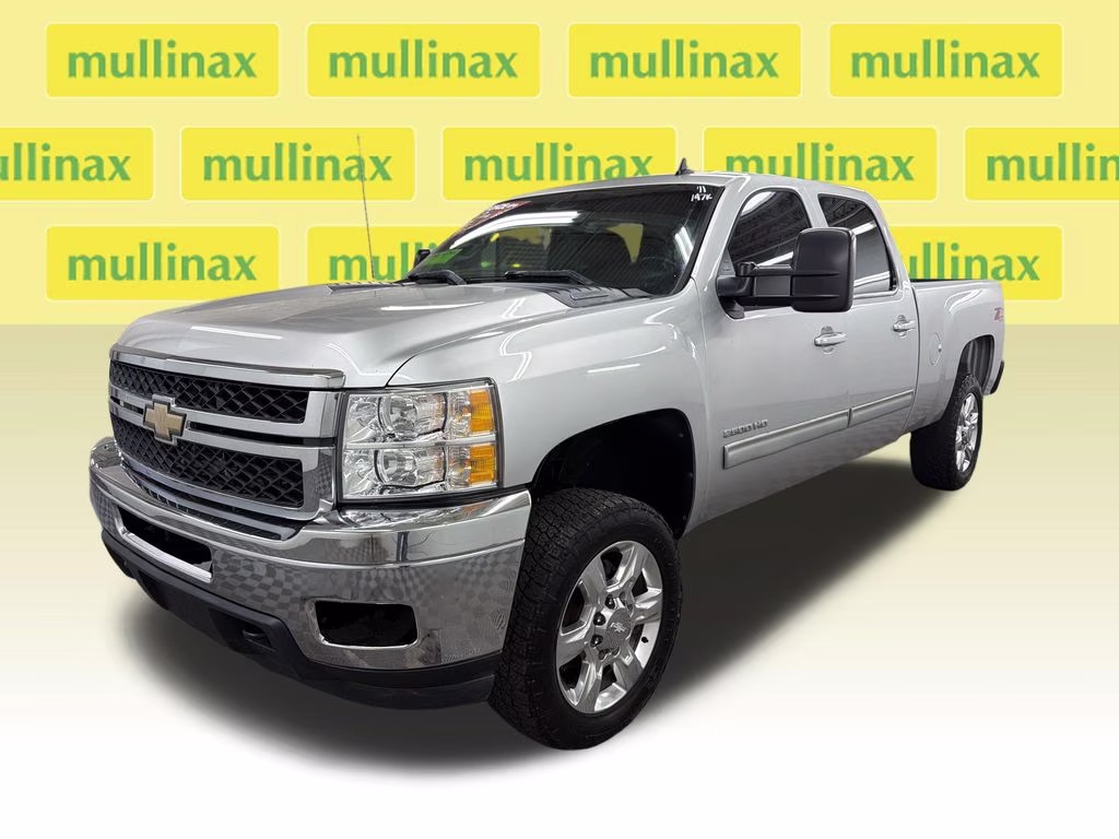 2011 Sheer Silver Metallic Chevrolet Silverado 2500HD LT 4X4 Truck