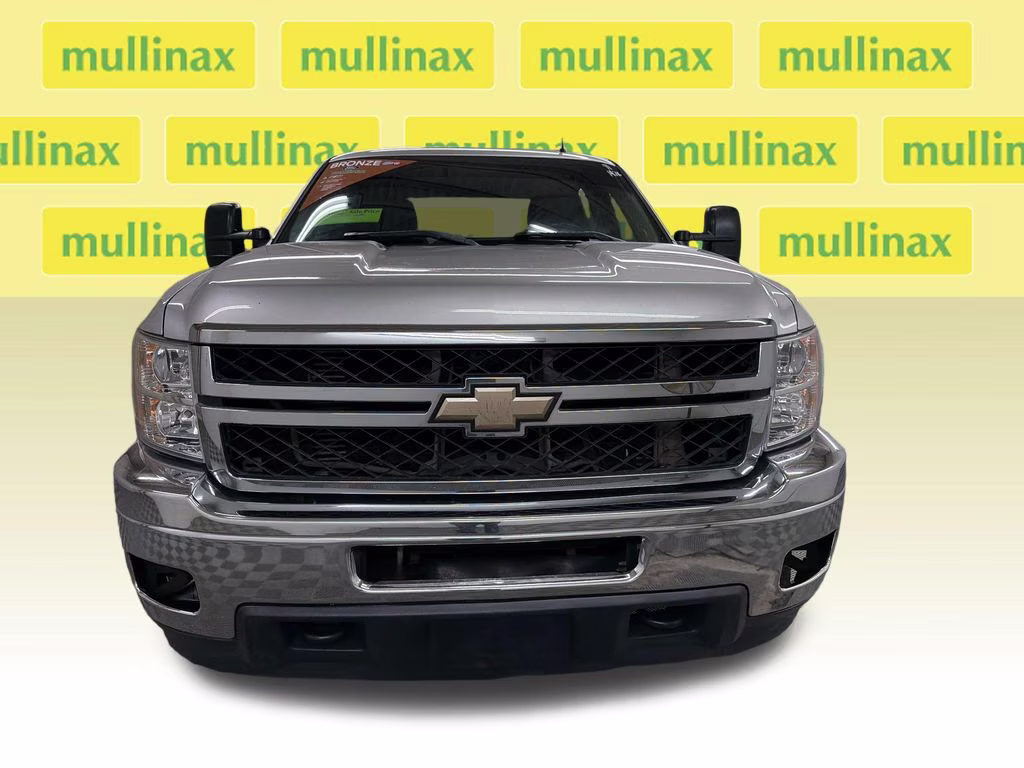 2011 Sheer Silver Metallic Chevrolet Silverado 2500HD LT 4X4 Truck