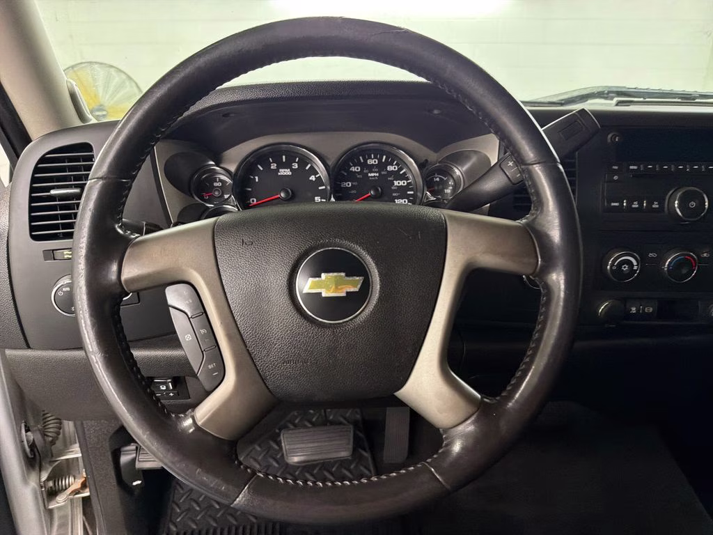 2011 Sheer Silver Metallic Chevrolet Silverado 2500HD LT 4X4 Truck