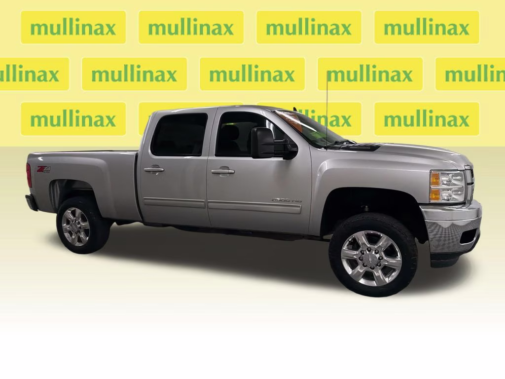 2011 Sheer Silver Metallic Chevrolet Silverado 2500HD LT 4X4 Truck
