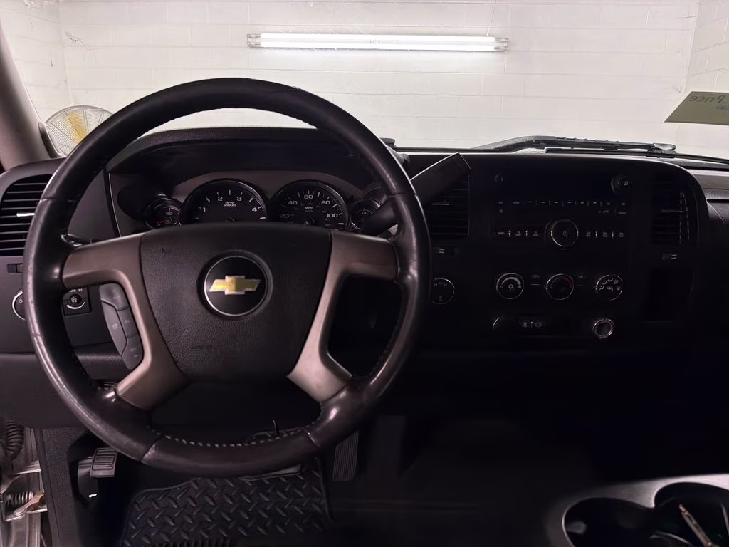 2011 Sheer Silver Metallic Chevrolet Silverado 2500HD LT 4X4 Truck